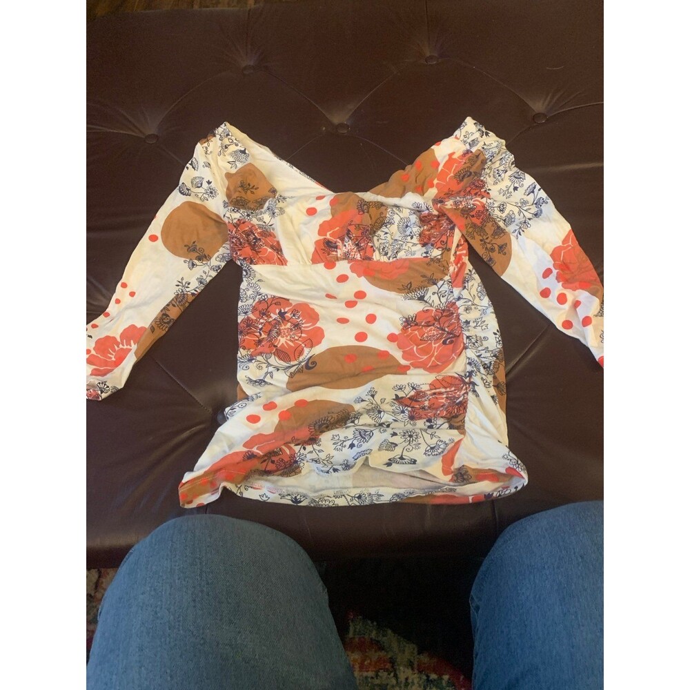 CAbi Women’s Ruched Floral Top  Size Small